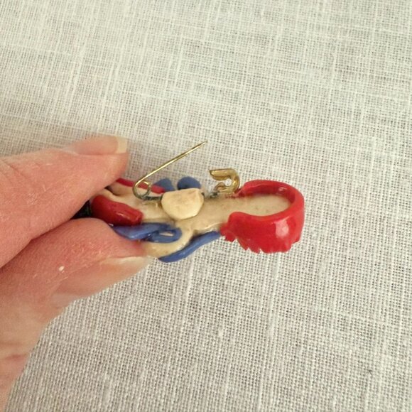 Vintage Handmade Clay Pin Raggedy Ann Inspired Folk Art Whimsical Brooch 1.5 in. - Picture 5 of 9